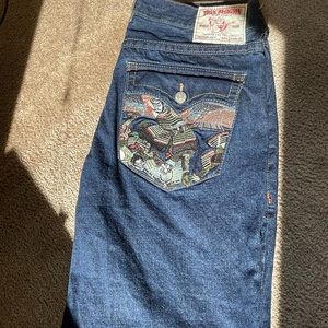 True Religion Jeans with Samurai embroider back pocket. Size 34. Worn twice.
